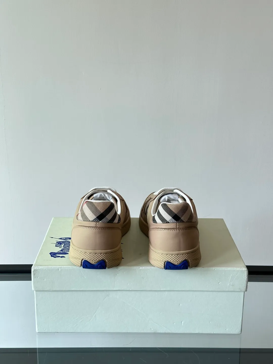 Men's shoes 💰p420 "Burberr＊" men's classic low-top sneakers, reinterpreted with Vintage retro plaid cotton and cowhide materials, decorated with a new brand logo. First-layer sheepskin lining, embossed Burberry lettering logo on the heel, T men's shoes 💰pU original outsole! Code number 38-44 (45 customized)
